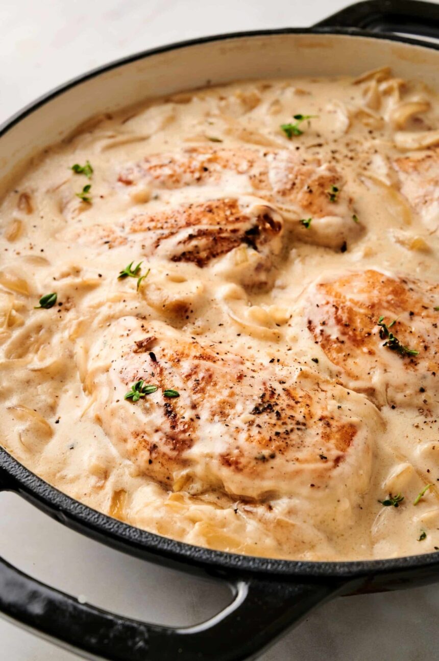 Pollo a la Crema con Cebolla Francesa