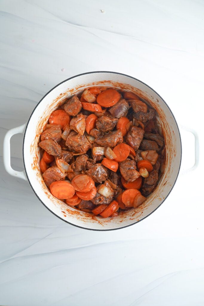 Estofado de Carne en una Olla | saborinspirado.com