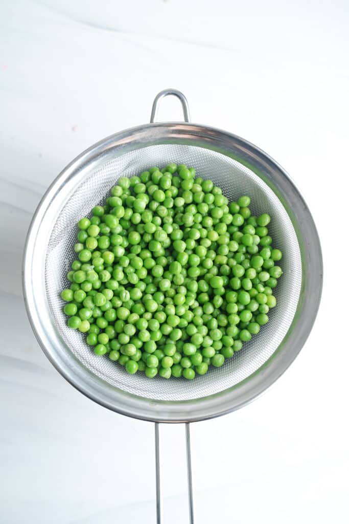 Guisantes en colador | saborinspirado.com