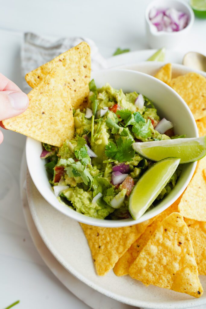 Guacamole Casero Fácil | saborinspirado.com