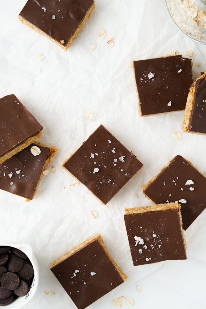 Barras de avena con chocolate y mantequilla de cacahuete | saborinspirado.com