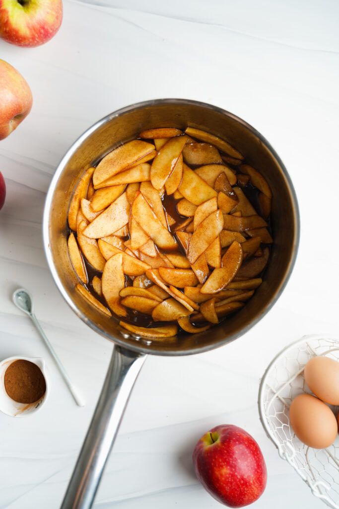Manzanas caramelizadas en rodajas finas | saborinspirado.com