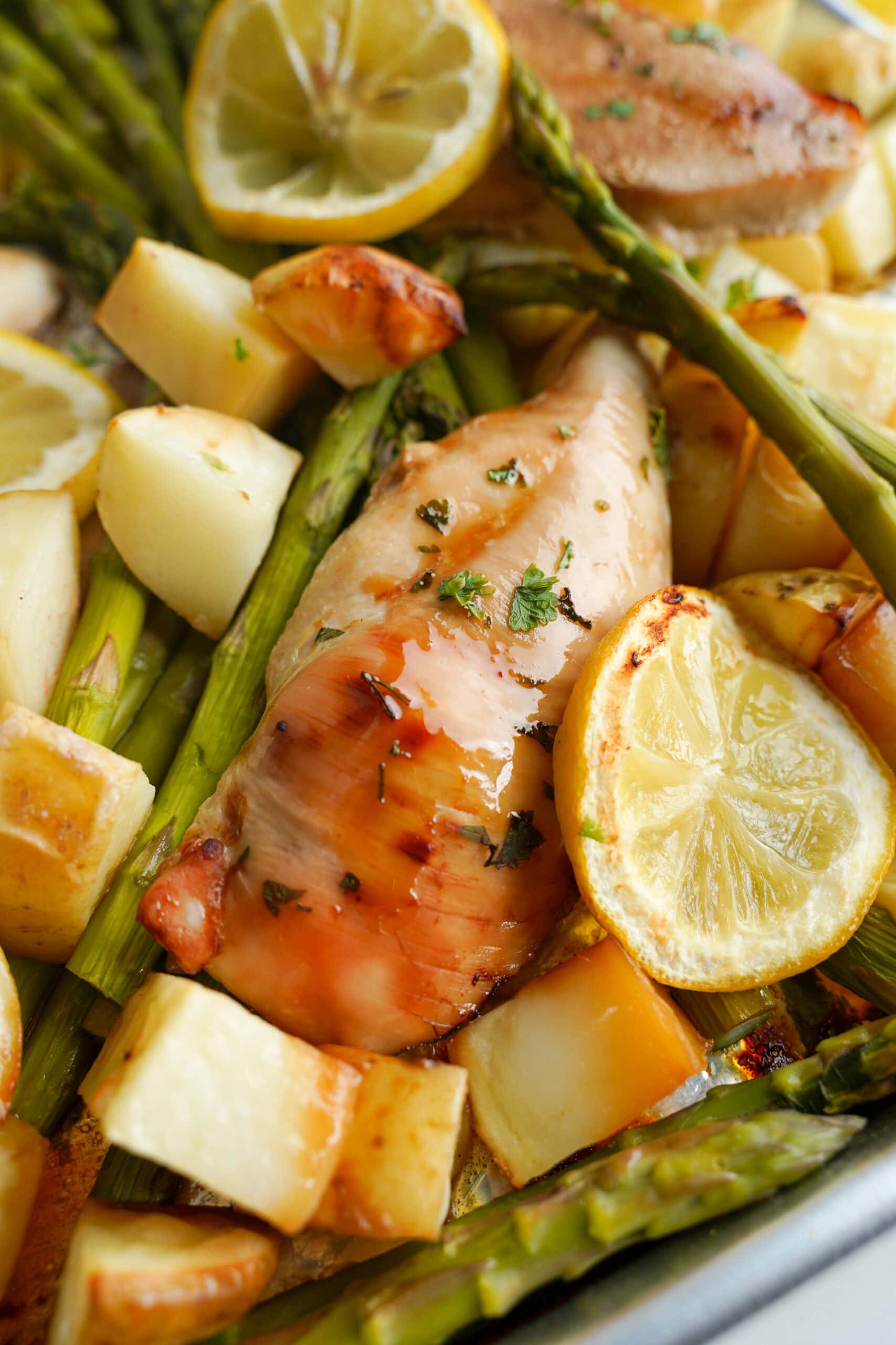 One Pan Honey Lemon Chicken With Asparagus Potatoes Ingredients | saborinspirado.com