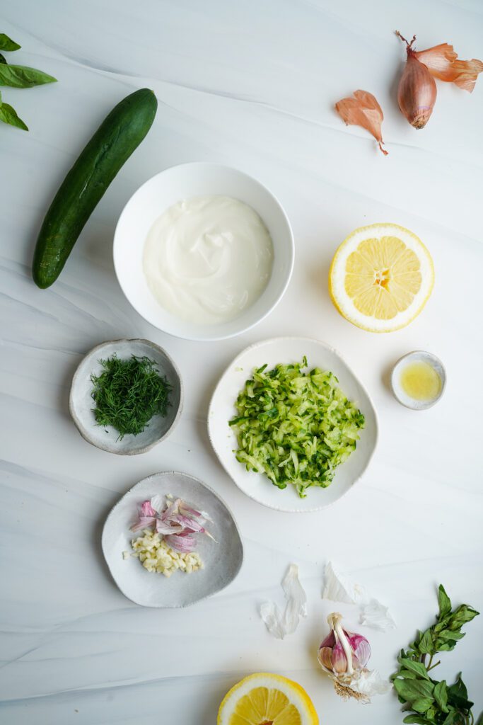 Ingredientes de la salsa tzatziki | saborinspirado.com