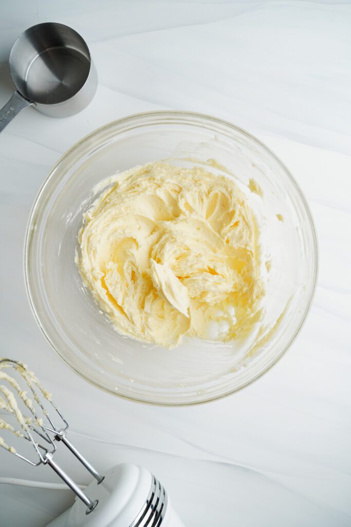 Mezcla de mantequilla, azúcar y huevo | saborinspirado.com