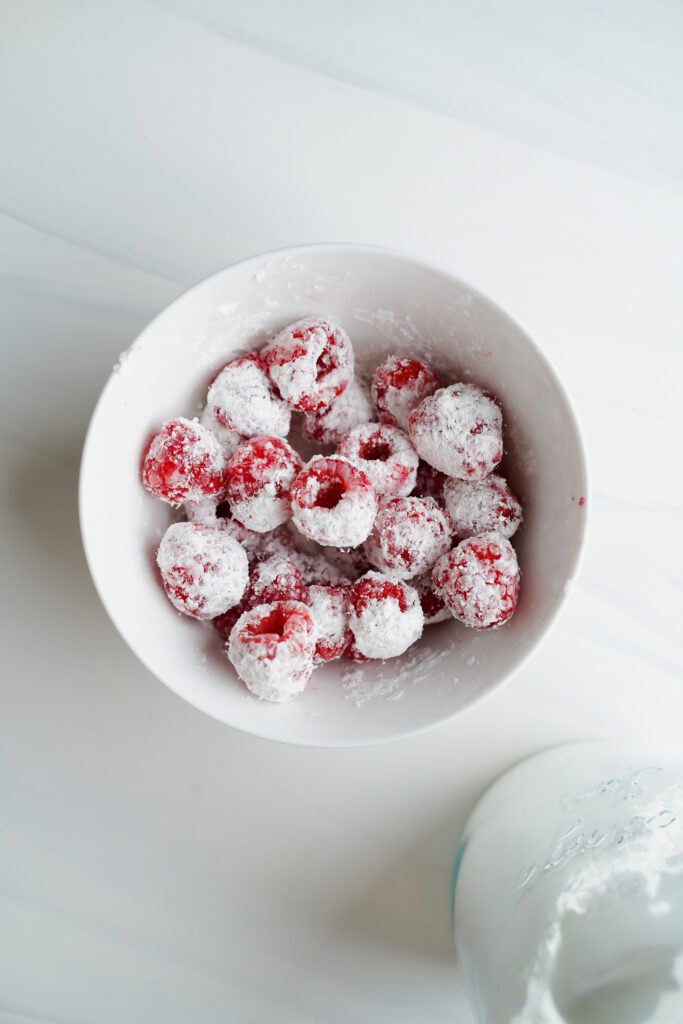 Frambuesas cubiertas de harina | saborinspirado.com