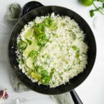 Arroz de Coliflor Saludable con Lima y Cilantro