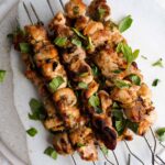 Brochetas de Pollo Griego Jugosas