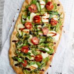 Flatbread Caprese Fácil