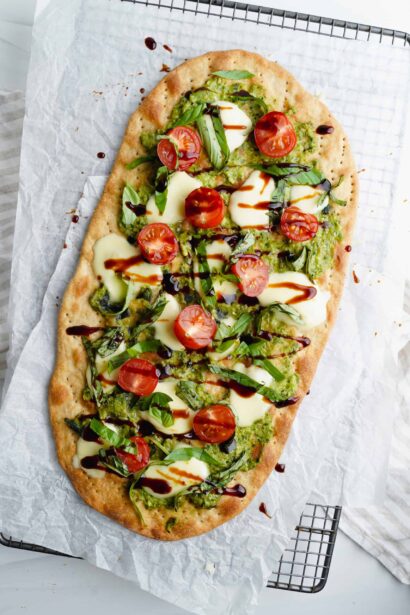 Flatbread Caprese Fácil