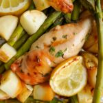 Pollo al Limón y Miel en Una Sola Sartén con Espárragos y Patatas Nuevas