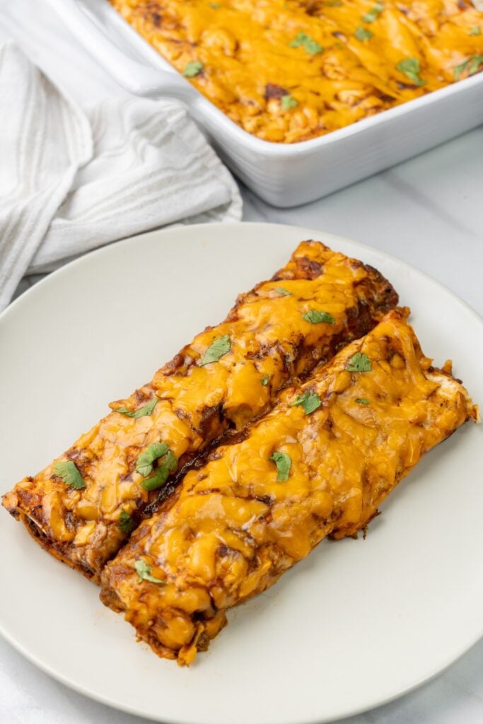 enchiladas en un plato