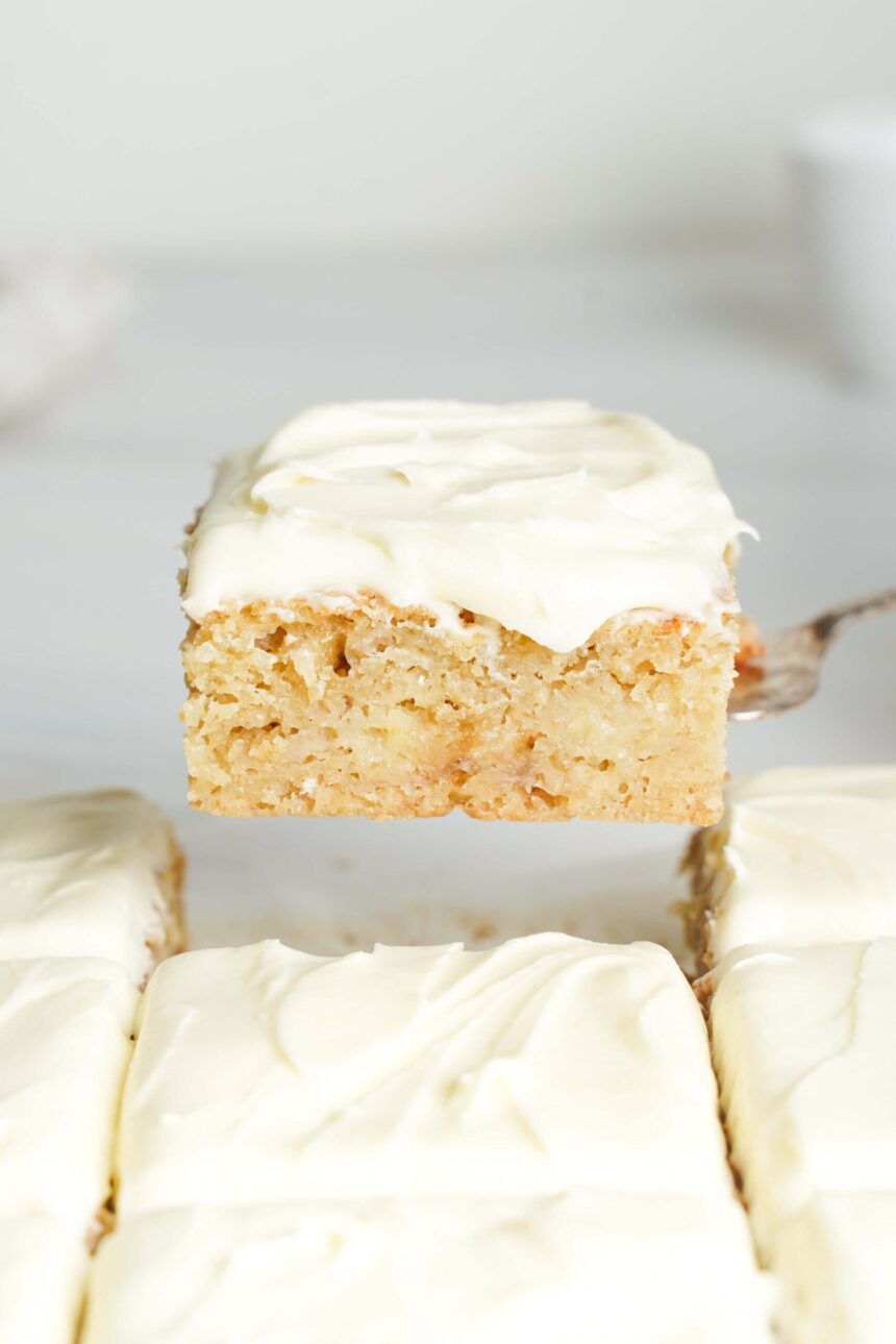 Mejor pastel de plátano con glaseado de queso crema